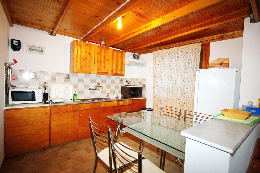 Foinikas Rooms Эратини Номер фото
