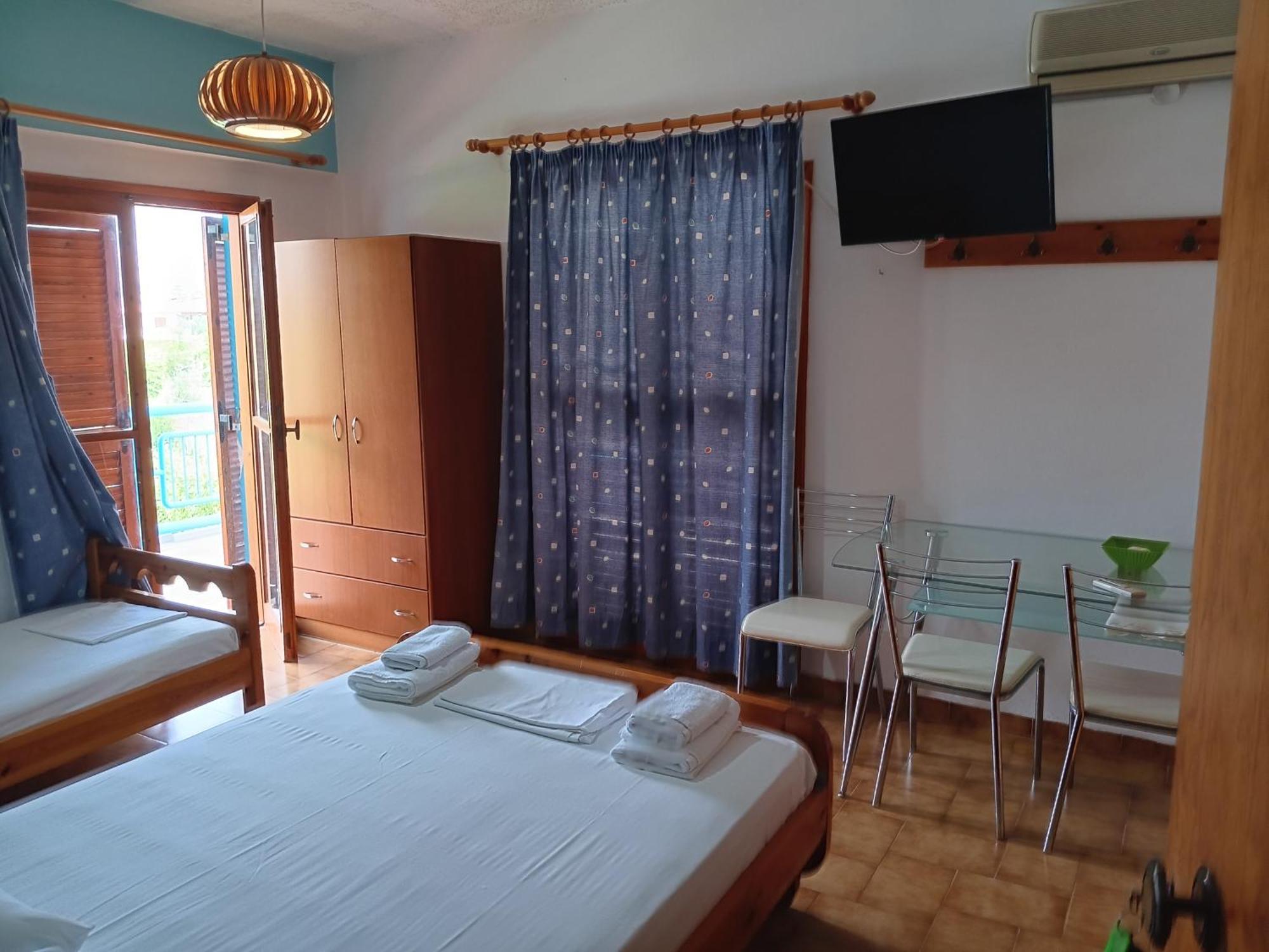 Foinikas Rooms Эратини Экстерьер фото